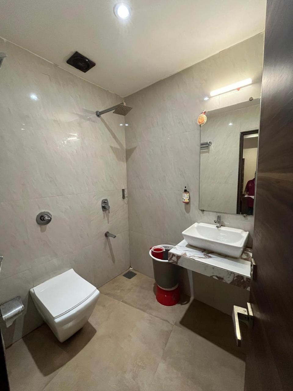 Hotel Shahi Darbar Terminal-2 Мумбай Екстериор снимка