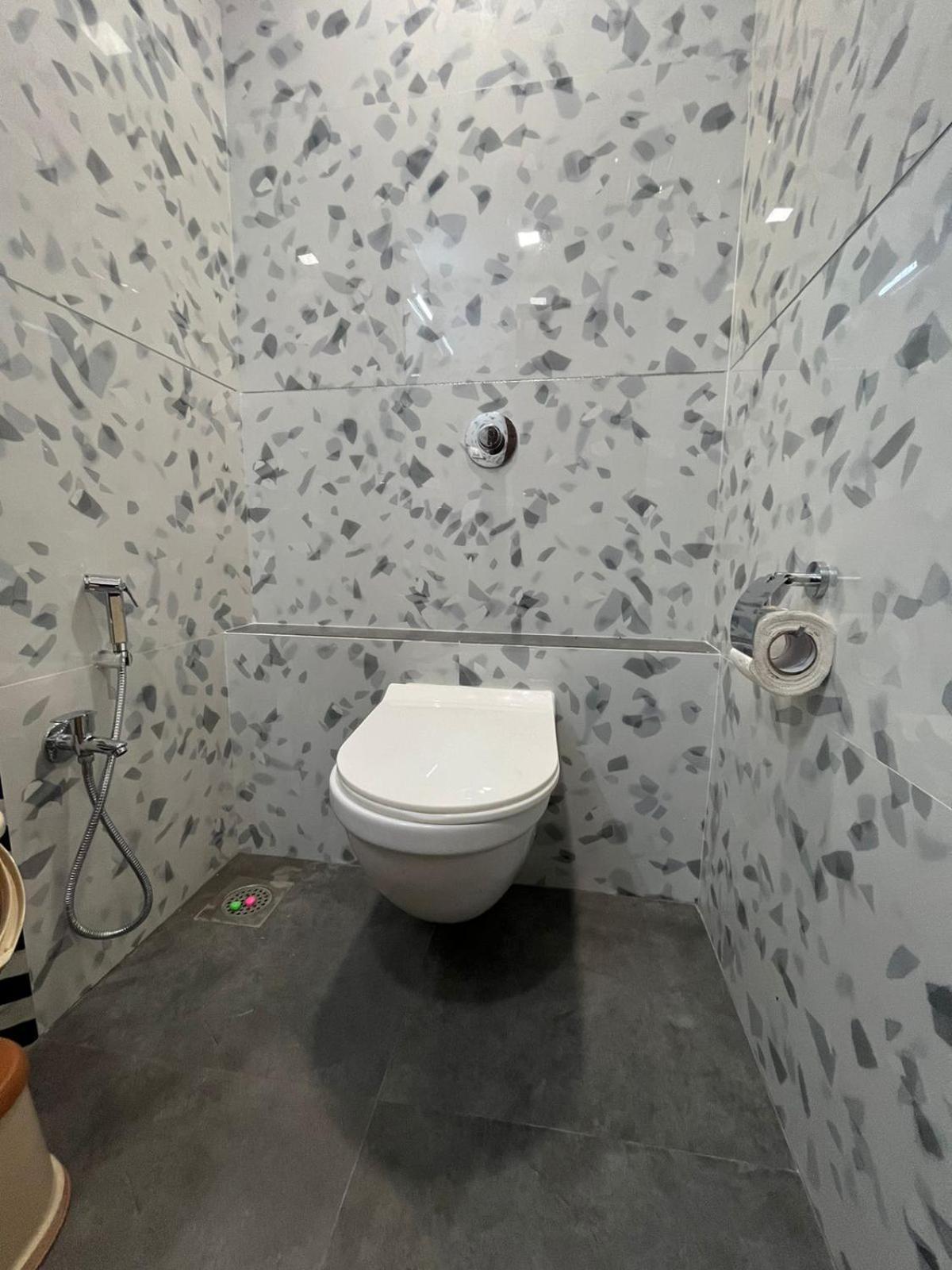 Hotel Shahi Darbar Terminal-2 Мумбай Екстериор снимка