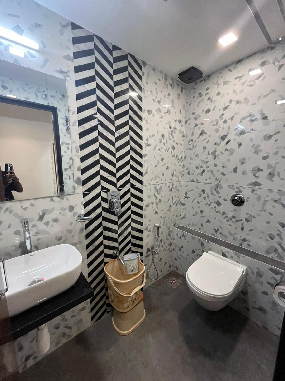 Hotel Shahi Darbar Terminal-2 Мумбай Екстериор снимка