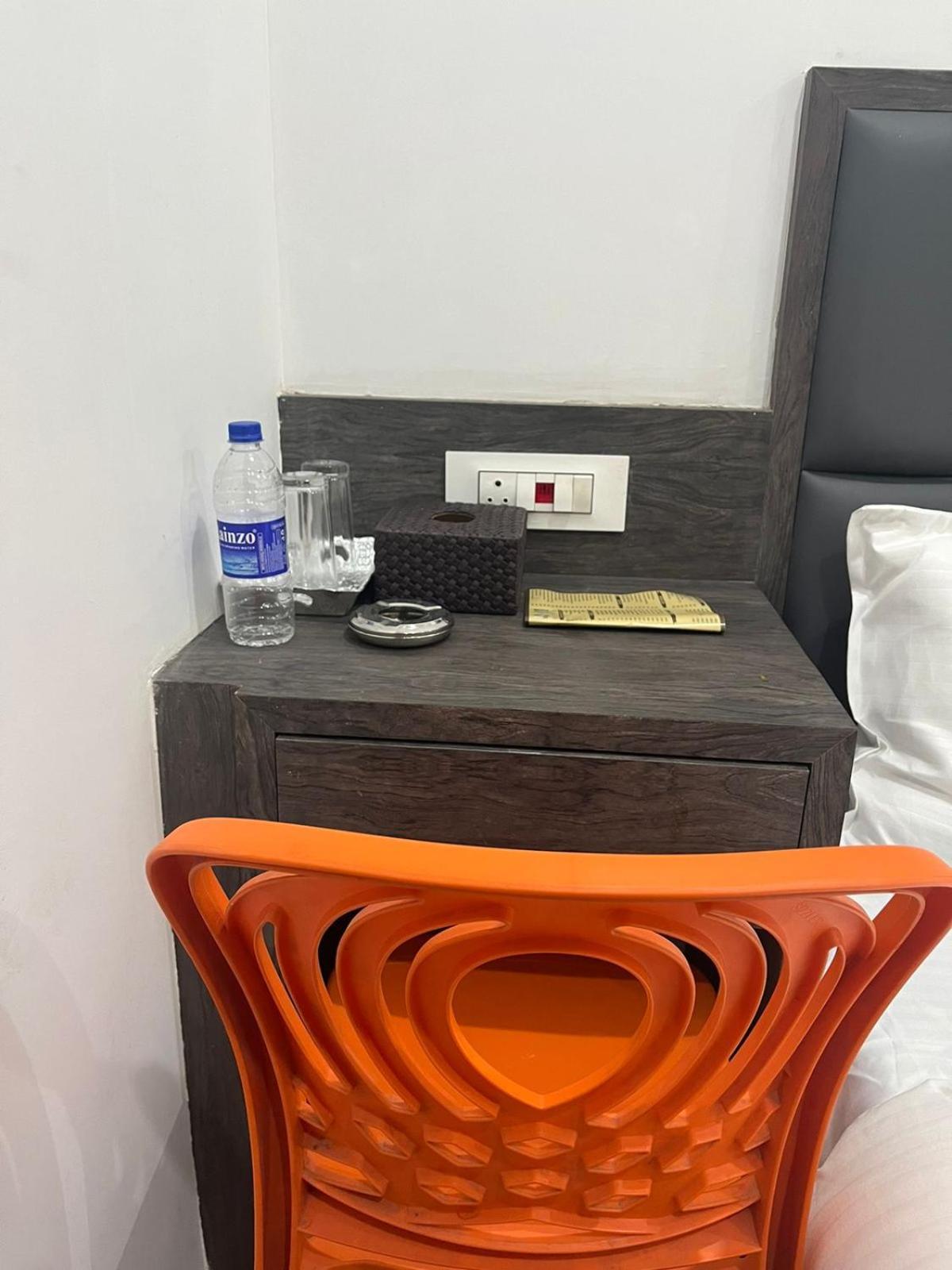 Hotel Shahi Darbar Terminal-2 Мумбай Екстериор снимка